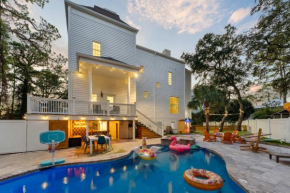 Burkes Beach Mansion - The Most Epic Experience
